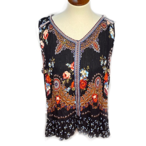 Bila Tops - NWOT Bila sleeveless top w/ trim & ruffled hem